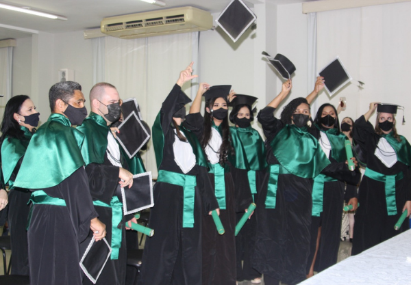 Escola Técnica em Enfermagem do Cemil forma sua primeira turma